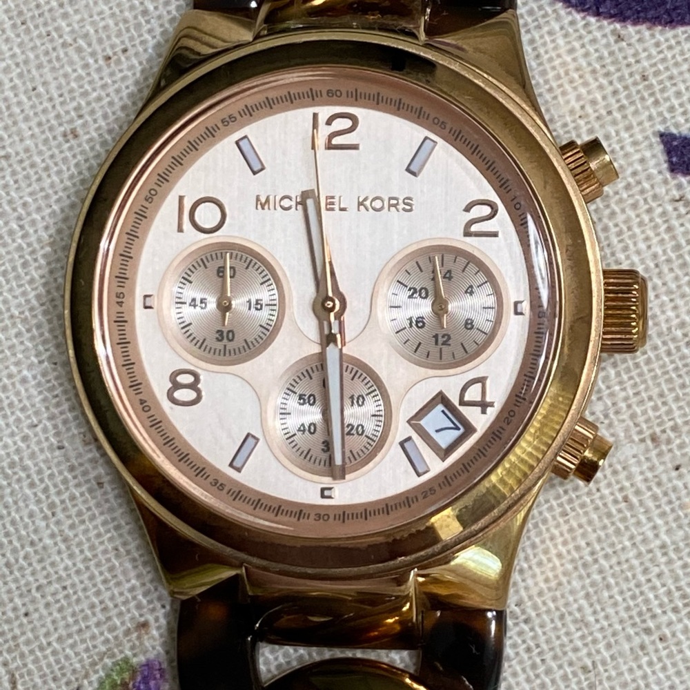 MK4269 Runway Quartz-Rose Gold-Tone Twist Chain